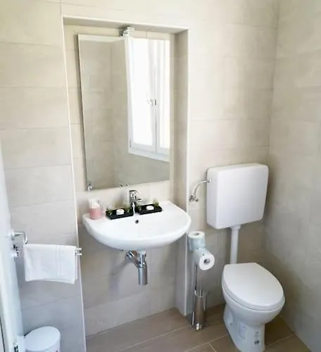 Molinari House Smeraldo * モデナ